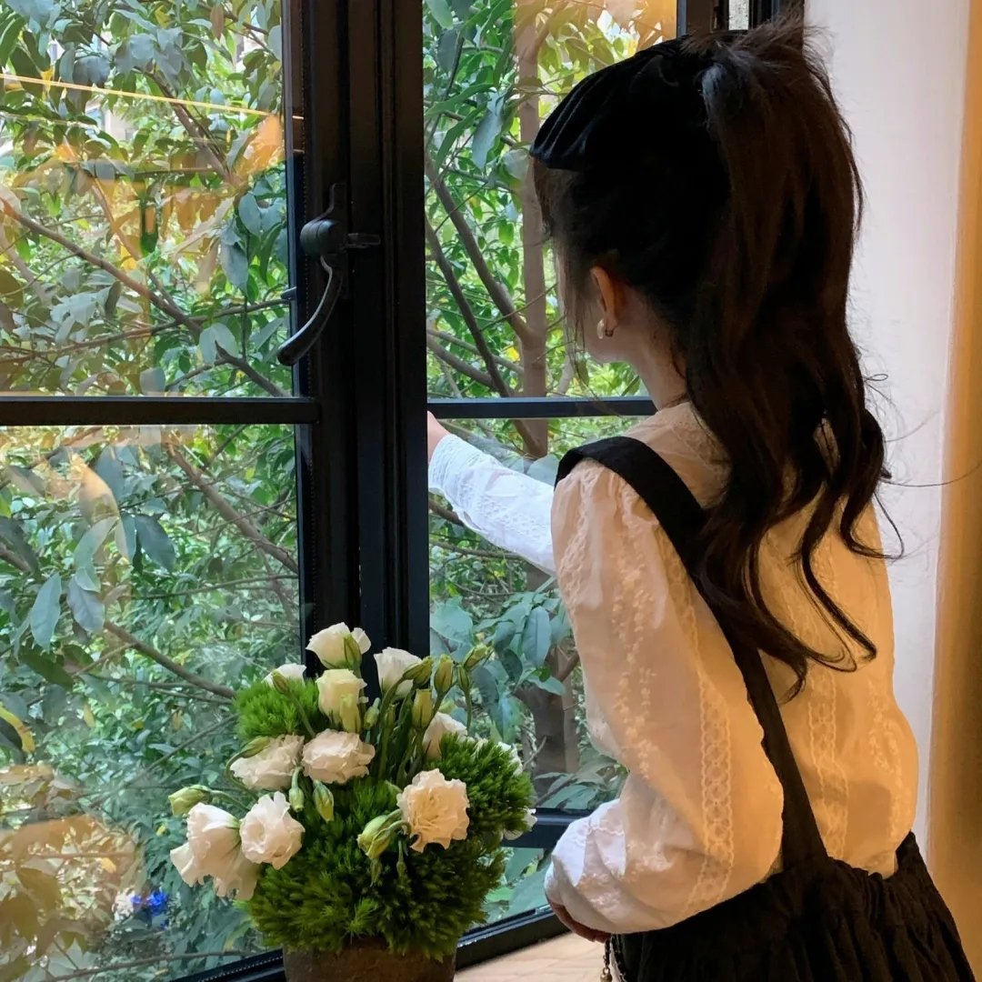 穿越白色空间 高清封面